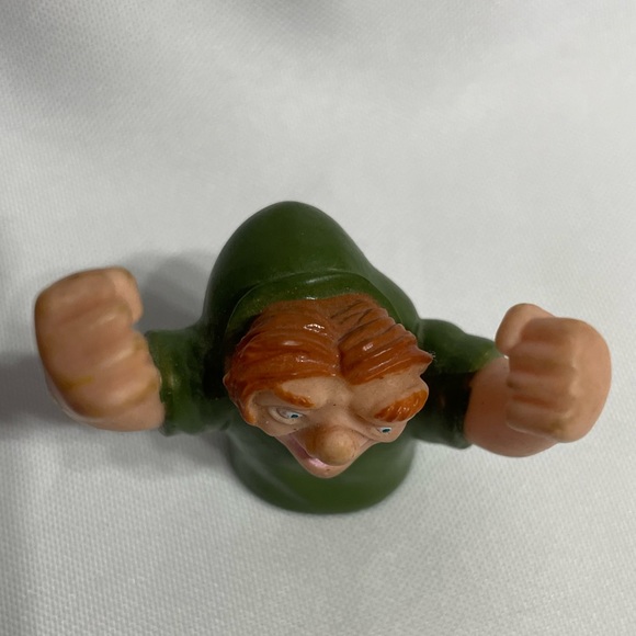 VINTAGE Hunchback of Notre Dame Quasimodo finger puppet figure great condition - Picture 8 of 9